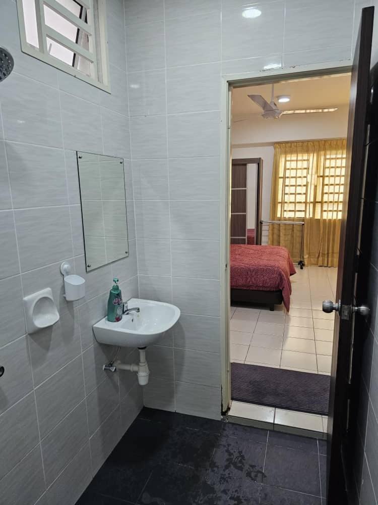 A&h Seberang Jaya With Swimming Pool Apartment