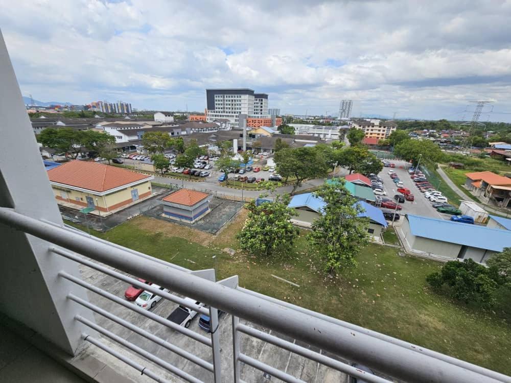 A&h Seberang Jaya With Swimming Pool Apartment
